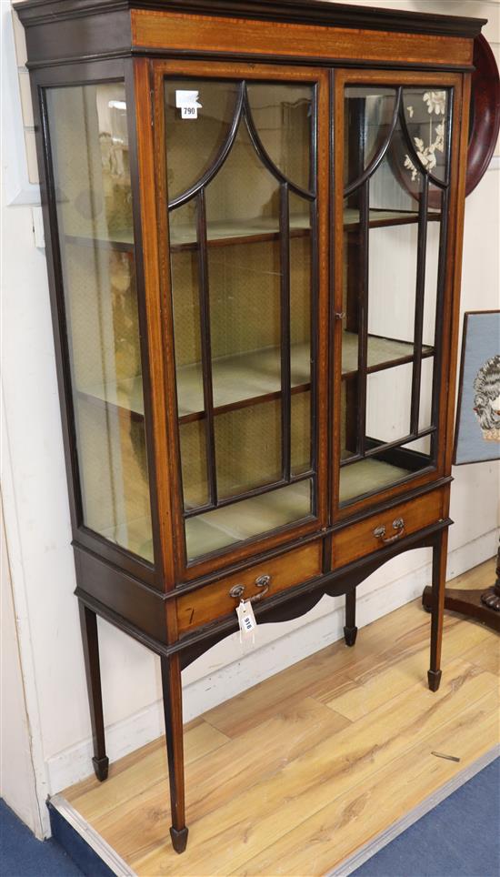 An Edwardian mahogany satinwood banded display cabinet W.90cm
